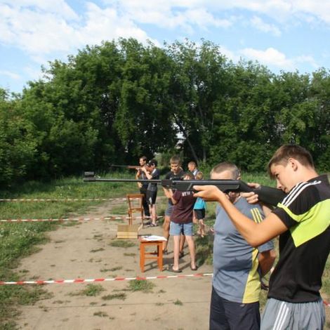 Соревнования по стрельбе из пневматической винтовки и дартсу, посвященных Дню поселка